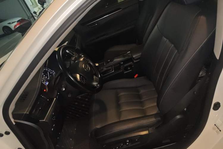 Used Lexus ES 2017 300h Mark Levinson Comfort Edition Left Front Seat
