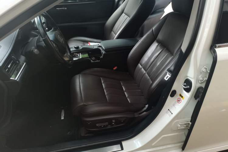 Used Lexus ES 2017 200 30th Anniversary Edition Left Front Seat
