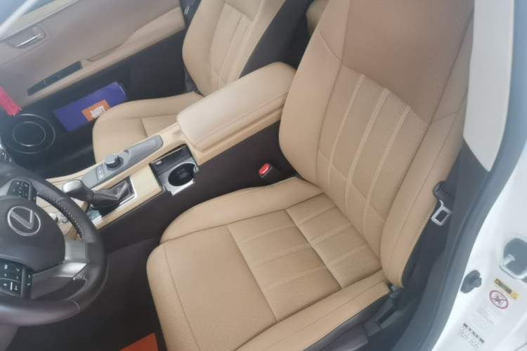 Used Lexus ES 2017 300h Mark Levinson Comfort Edition Left Front Seat