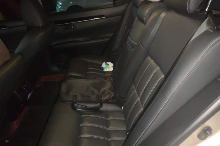 Used Lexus ES 2017 200 30th Anniversary Edition Left Rear Seat