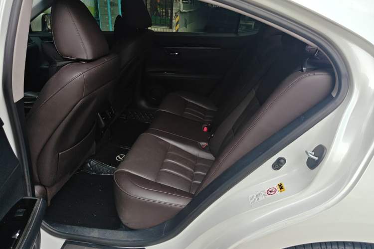 Used Lexus ES 2017 200 30th Anniversary Edition Left Rear Seat