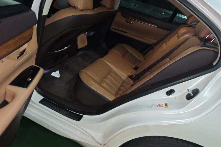 Used Lexus ES 2017 300h Mark Levinson Luxury Edition Left Rear Seat