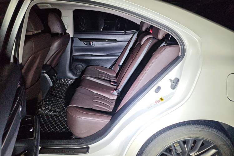 Used Lexus ES 2017 200 30th Anniversary Edition Left Rear Seat