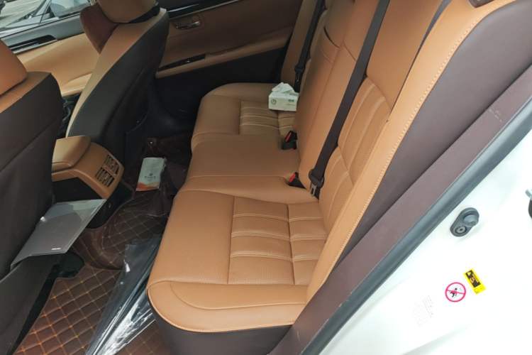 Used Lexus ES 2017 200 30th Anniversary Edition Left Rear Seat
