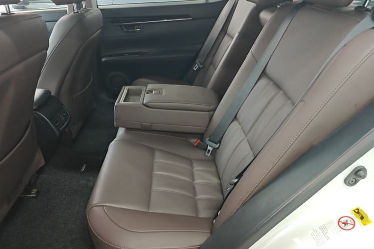 Used Lexus ES 2017 200 30th Anniversary Edition Left Rear Seat