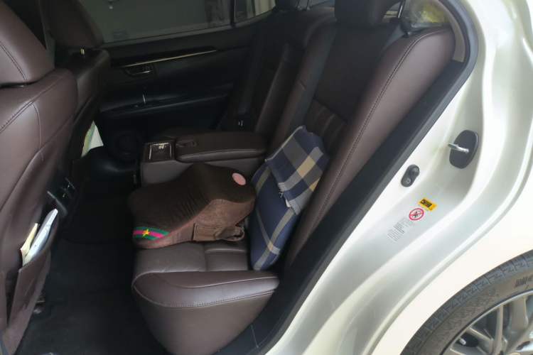 Used Lexus ES 2017 200 30th Anniversary Edition Left Rear Seat