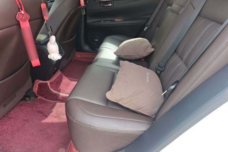 Used Lexus ES 2017 200 30th Anniversary Edition Left Rear Seat