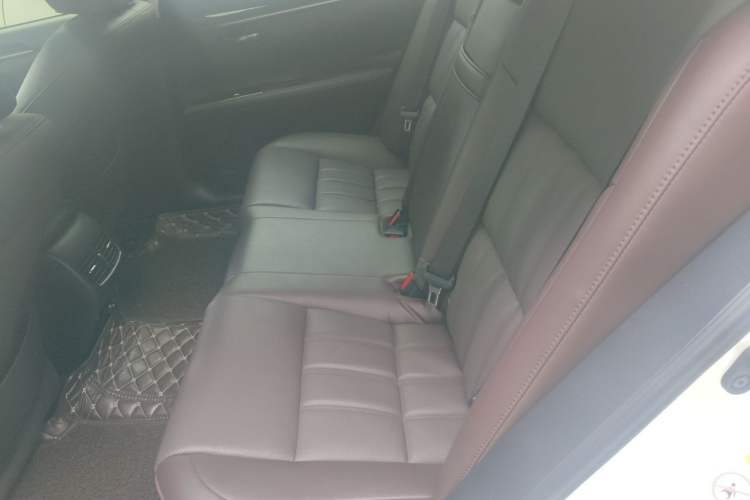 Used Lexus ES 2017 200 30th Anniversary Edition Left Rear Seat