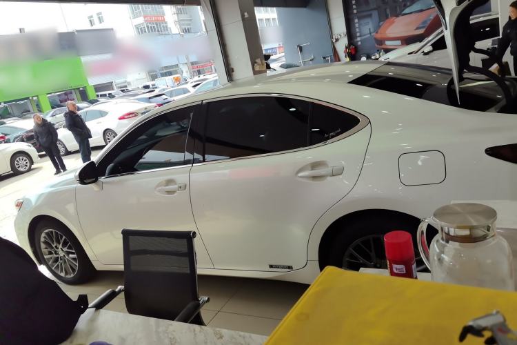 Used Lexus ES 2017 200 30th Anniversary Edition Left Side