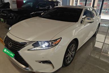 Used Lexus ES 2017 300h Mark Levinson Comfort Edition