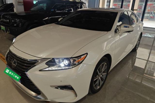 Used Lexus ES 2017 300h Mark Levinson Comfort Edition