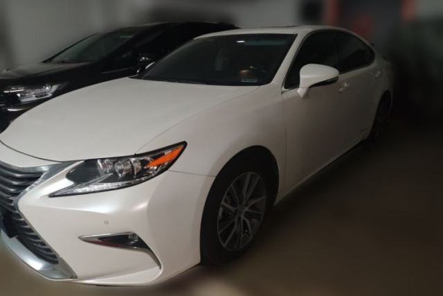 Used Lexus ES 2017 300h Mark Levinson Comfort Edition