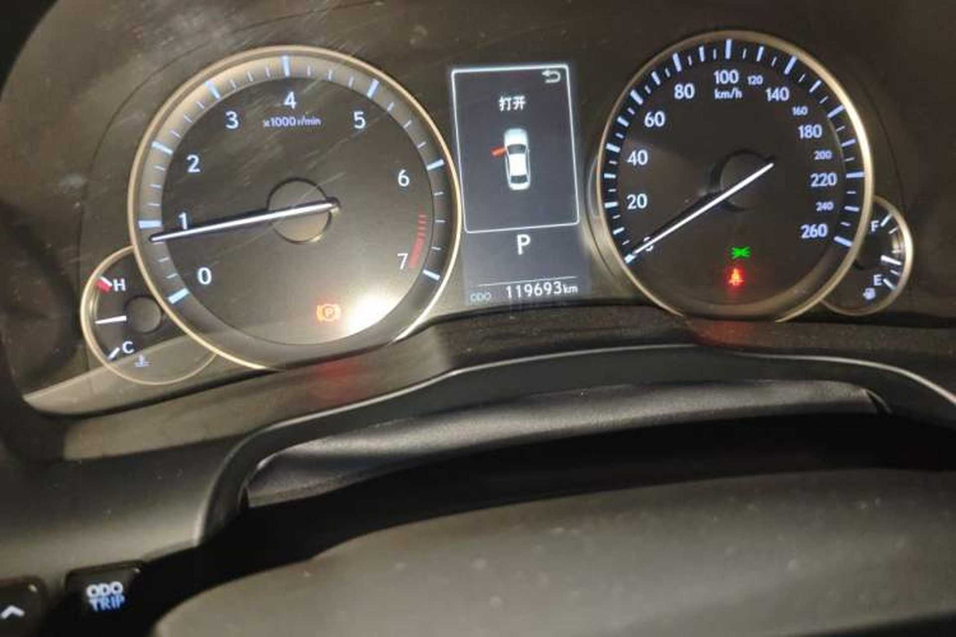 Used Lexus ES 2017 200 30th Anniversary Edition Odometer Close Up