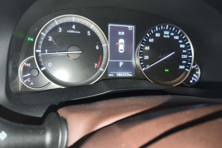 Used Lexus ES 2017 200 30th Anniversary Edition Odometer Close Up