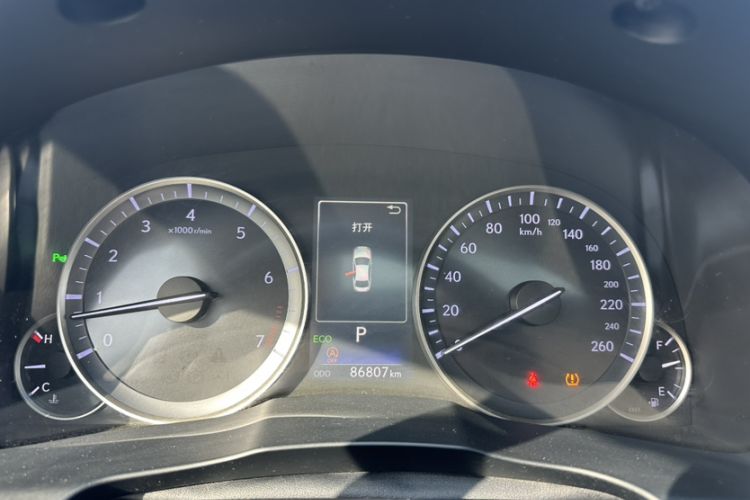 Used Lexus ES 2017 200 30th Anniversary Edition Odometer Close Up