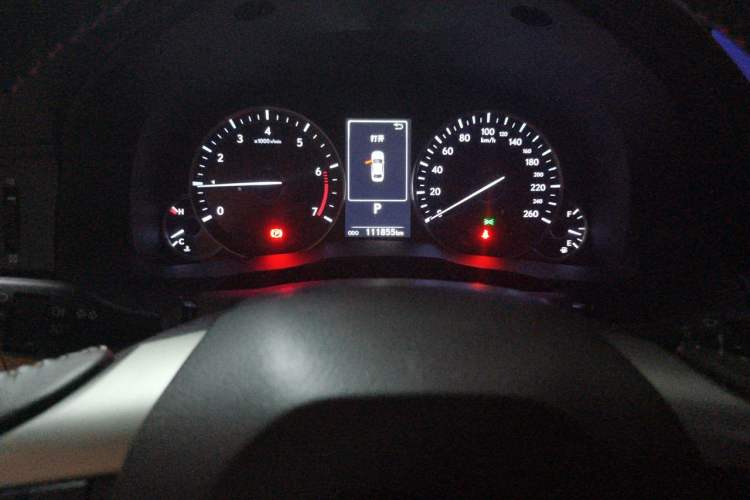 Used Lexus ES 2017 250 Mark Levinson Luxury Edition Odometer Close Up