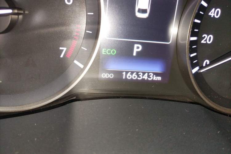 Used Lexus ES 2017 200 30th Anniversary Edition Odometer Close Up