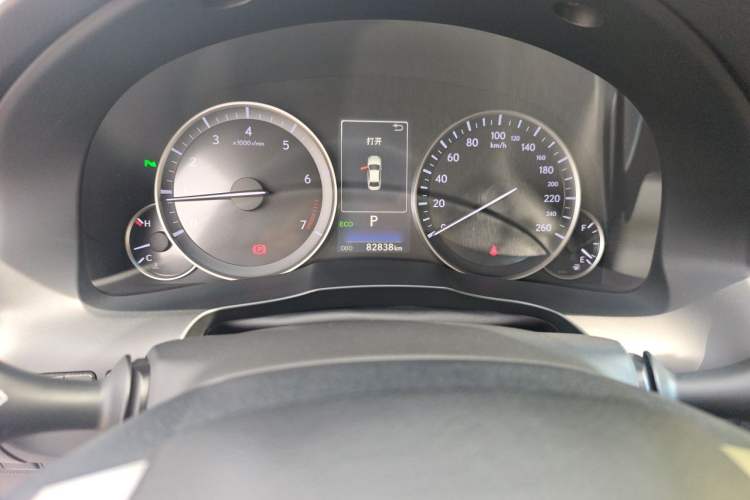 Used Lexus ES 2017 200 30th Anniversary Edition Odometer Close Up
