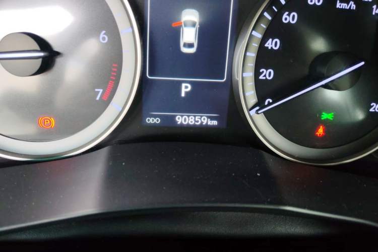 Used Lexus ES 2017 200 30th Anniversary Edition Odometer Close Up