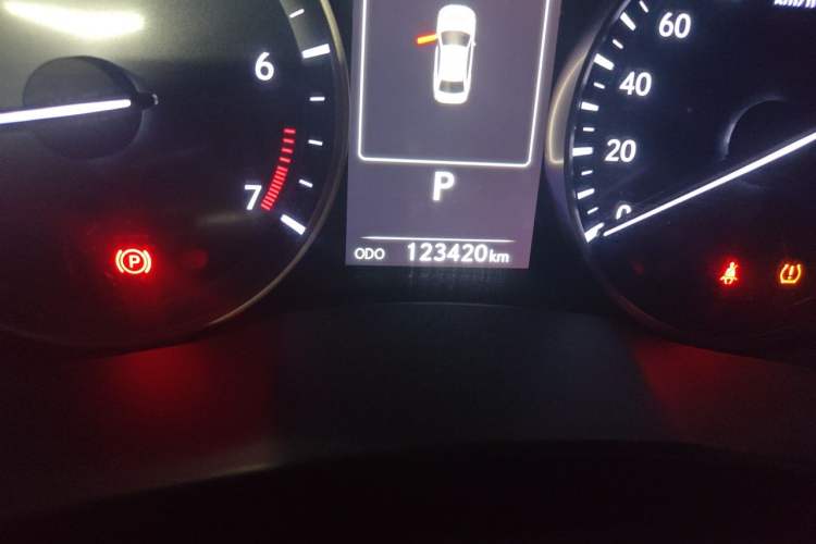 Used Lexus ES 2017 200 30th Anniversary Edition Odometer Close Up