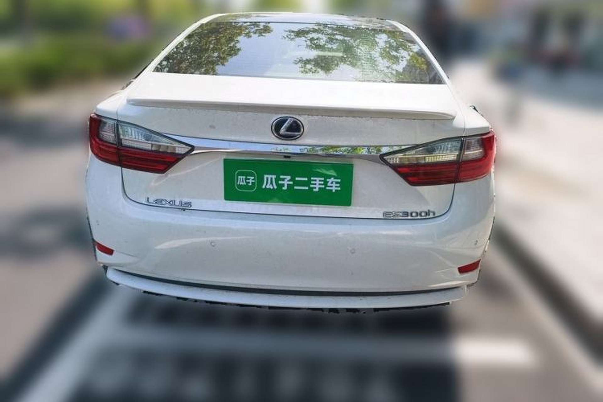 Used Lexus ES 2017 300h Mark Levinson Comfort Edition Rear