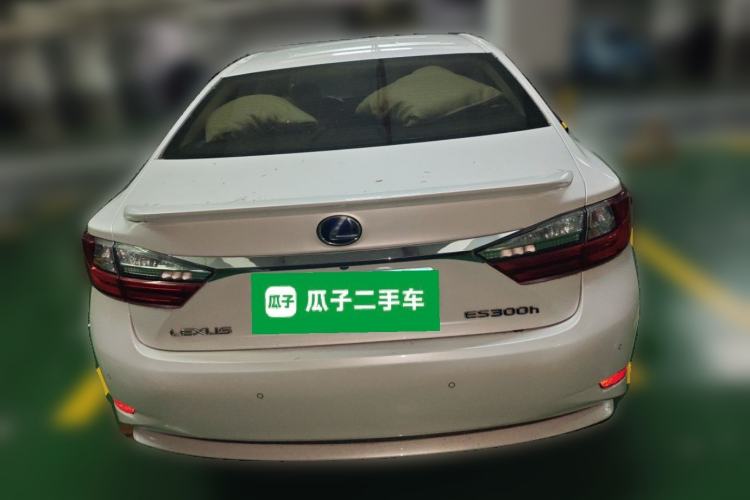 Used Lexus ES 2017 300h Mark Levinson Luxury Edition Rear