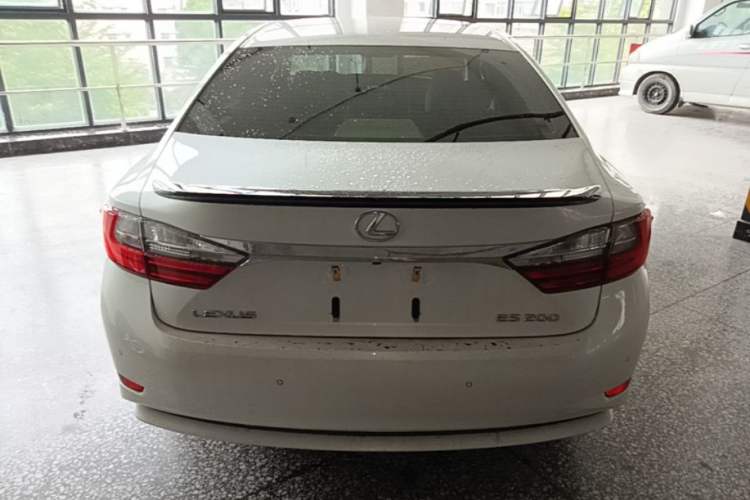 Used Lexus ES 2017 200 30th Anniversary Edition Rear