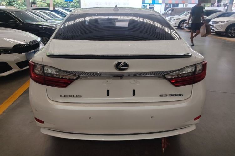 Used Lexus ES 2017 200 30th Anniversary Edition Rear