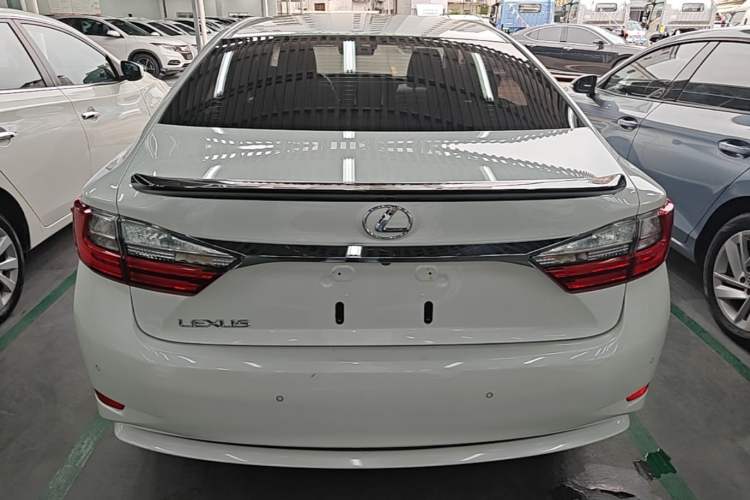 Used Lexus ES 2017 200 30th Anniversary Edition Rear