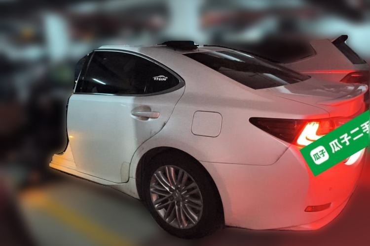 Used Lexus ES 2017 200 30th Anniversary Edition Rear Left 45 Deg