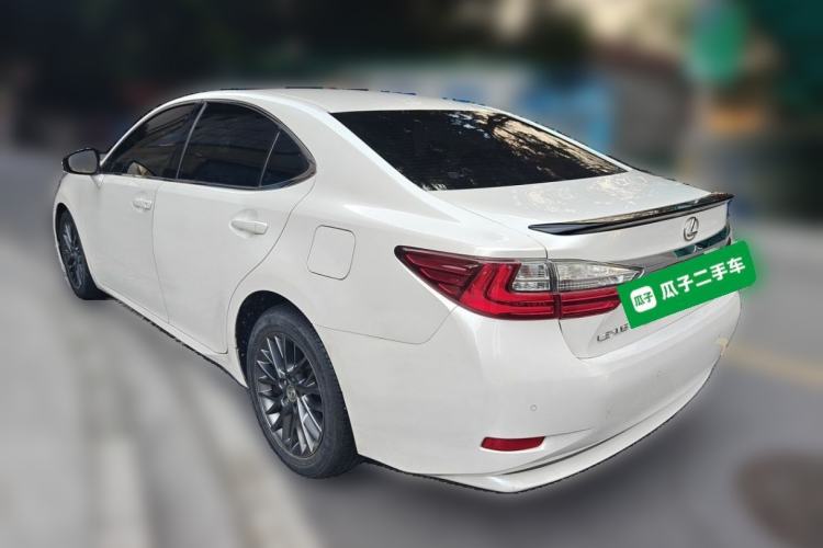 Used Lexus ES 2017 200 30th Anniversary Edition Rear Left 45 Deg