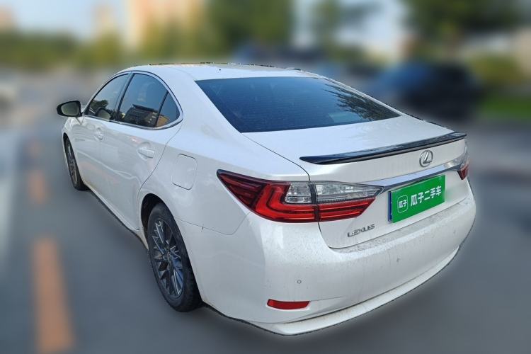 Used Lexus ES 2017 200 30th Anniversary Edition Rear Left 45 Deg