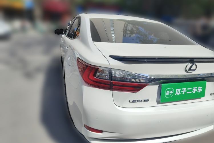 Used Lexus ES 2017 200 30th Anniversary Edition Rear Left 45 Deg