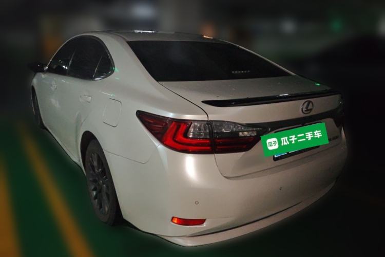Used Lexus ES 2017 200 30th Anniversary Edition Rear Left 45 Deg