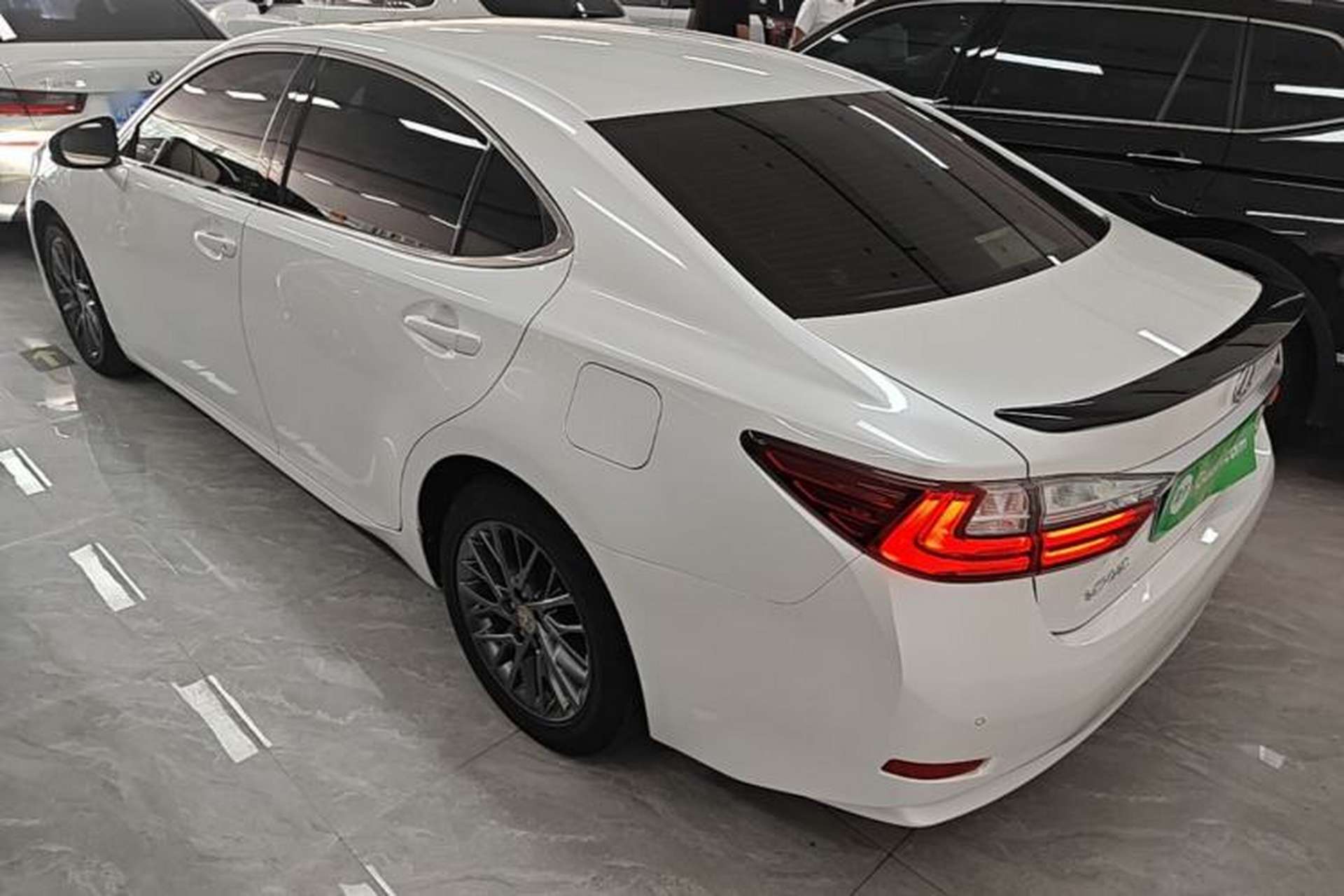 Used Lexus ES 2017 200 30th Anniversary Edition Rear Left 45 Deg