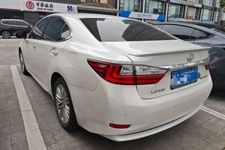 Used Lexus ES 2017 200 30th Anniversary Edition Rear Left 45 Deg