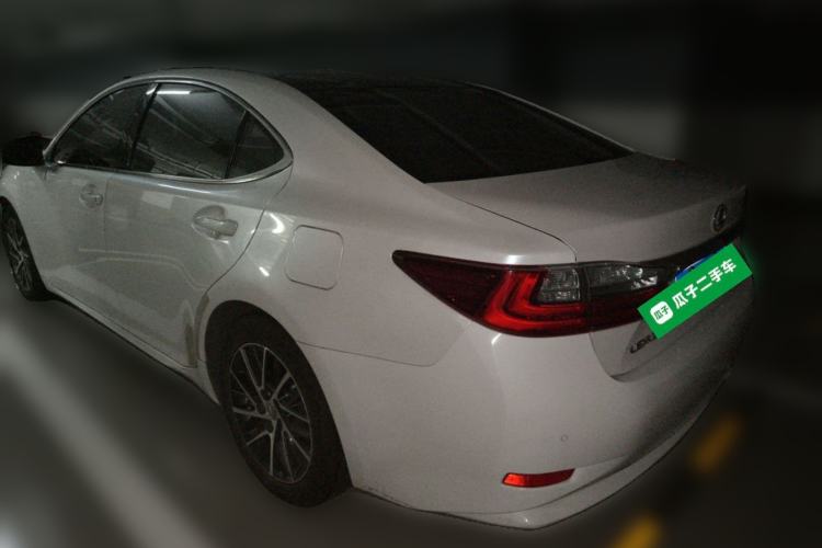 Used Lexus ES 2017 250 Mark Levinson Luxury Edition Rear Left 45 Deg