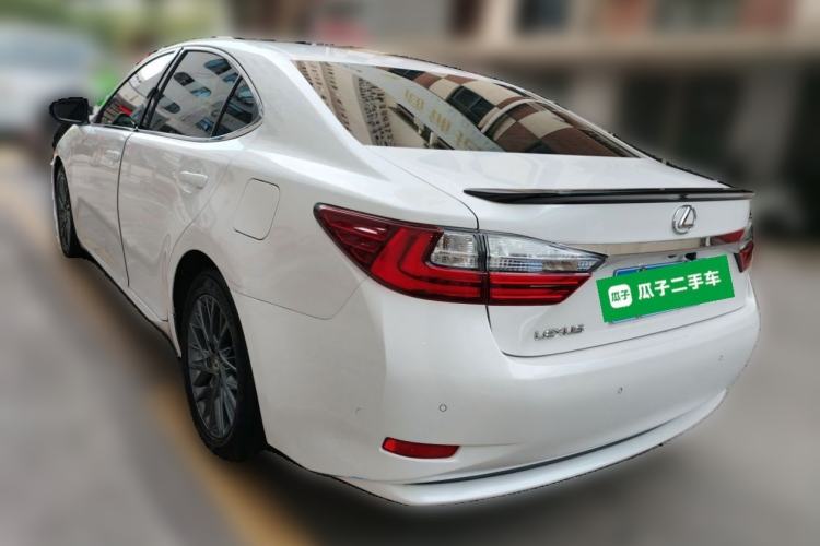 Used Lexus ES 2017 200 30th Anniversary Edition Rear Left 45 Deg