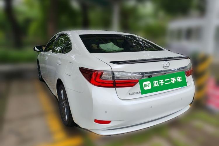 Used Lexus ES 2017 200 30th Anniversary Edition Rear Left 45 Deg