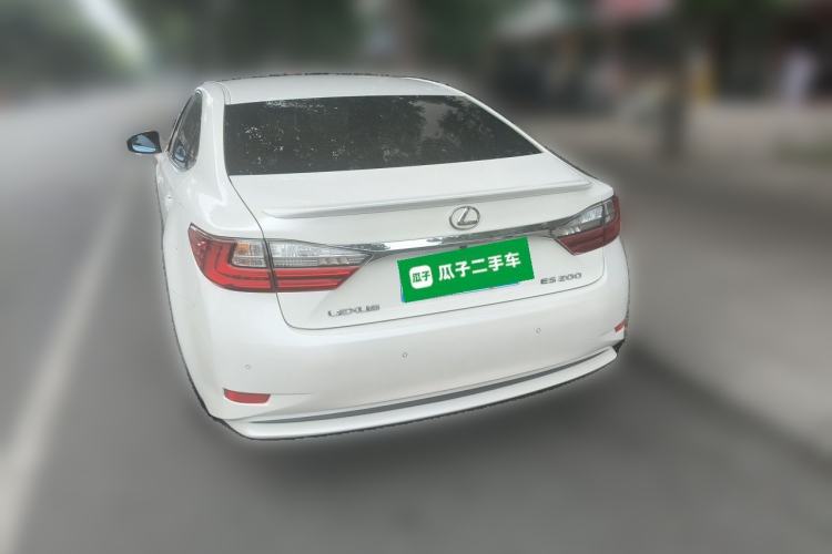 Used Lexus ES 2017 200 30th Anniversary Edition Rear Left 45 Deg