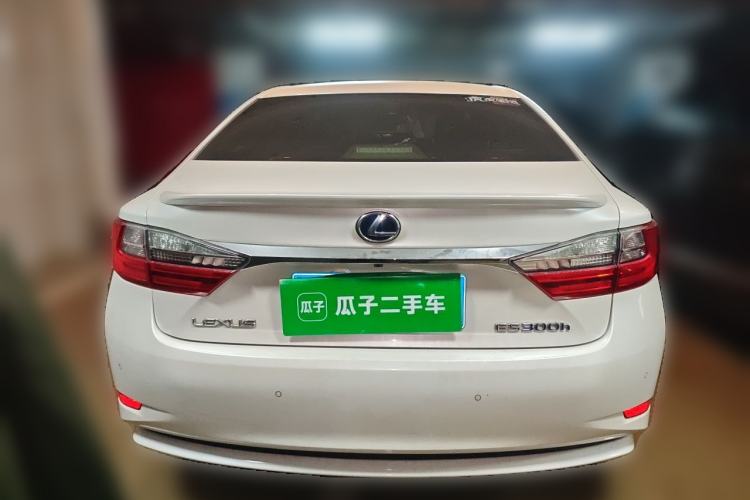 Used Lexus ES 2017 300h Mark Levinson Comfort Edition Rear