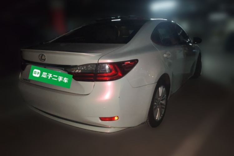 Used Lexus ES 2017 200 30th Anniversary Edition Rear Right 45 Deg