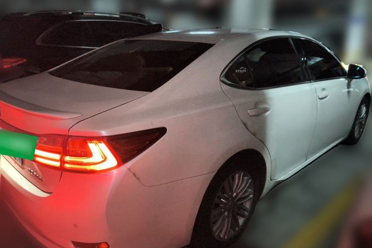 Used Lexus ES 2017 200 30th Anniversary Edition Rear Right 45 Deg