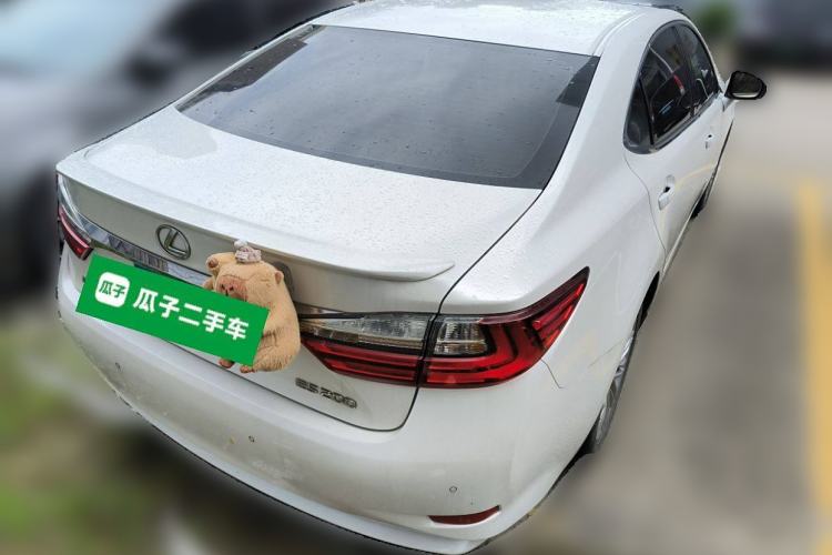 Used Lexus ES 2017 200 30th Anniversary Edition Rear Right 45 Deg
