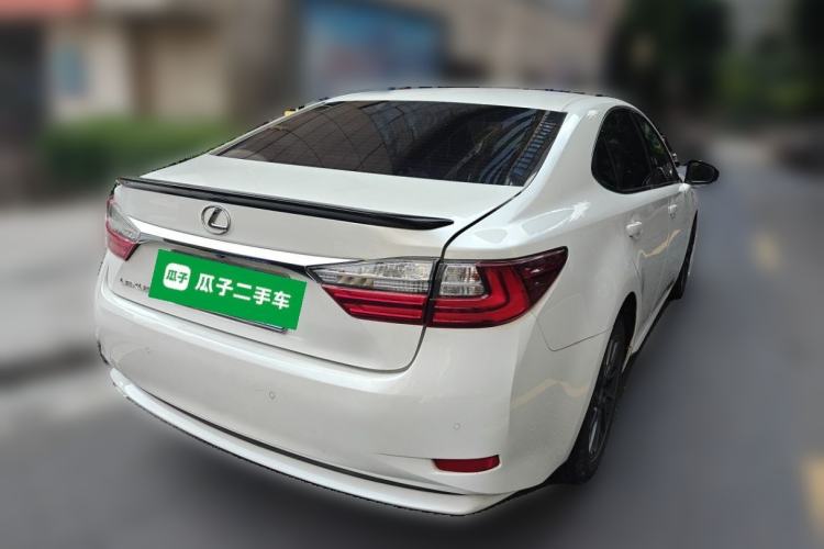Used Lexus ES 2017 200 30th Anniversary Edition Rear Right 45 Deg