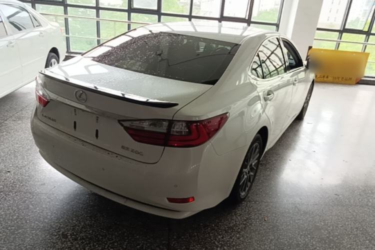 Used Lexus ES 2017 200 30th Anniversary Edition Rear Right 45 Deg