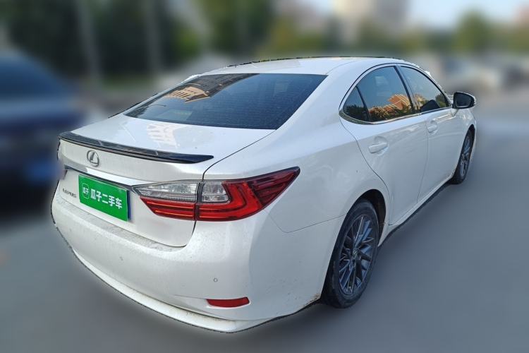 Used Lexus ES 2017 200 30th Anniversary Edition Rear Right 45 Deg