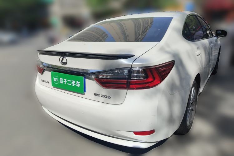 Used Lexus ES 2017 200 30th Anniversary Edition Rear Right 45 Deg