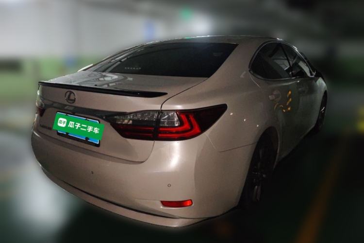 Used Lexus ES 2017 200 30th Anniversary Edition Rear Right 45 Deg