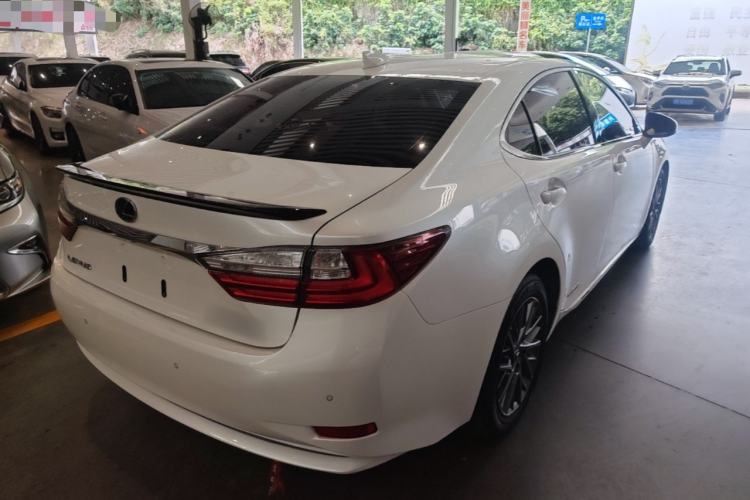 Used Lexus ES 2017 200 30th Anniversary Edition Rear Right 45 Deg